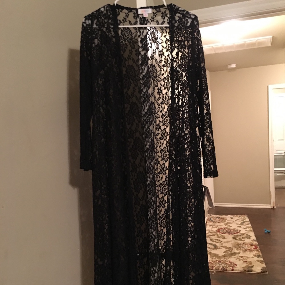 Small Lularoe black lace Sarah